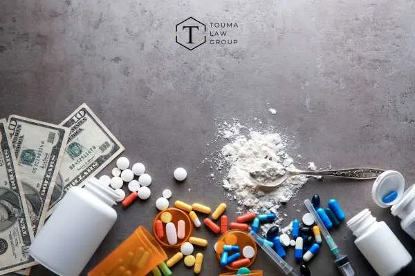 a variety of types of drugs o na table